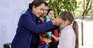 Entrega DIF Oaxaca 900 lentes graduados a menores de edad