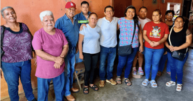 Lalo Ximénez cercano a la gente