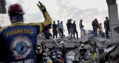 Sube a 132 la cifra de muertos por el sismo de 7,4 que sacudió Colombia