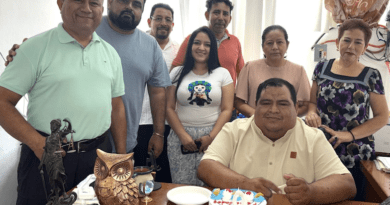 Feliz cumple Licenciado Manuel Carboney David