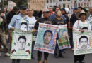 Vinculan a funeraria y Semefo con desaparición de estudiantes de Ayotzinapa; hay 7 detenidos