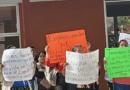 Retienen a maestros en Zapotitlán Lagunas, Oaxaca; exigen cumplir la planilla de trabajadores de secundaria